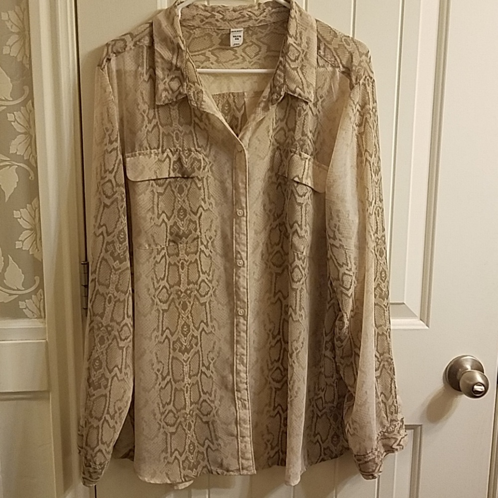 Old Navy Python print button down blouse